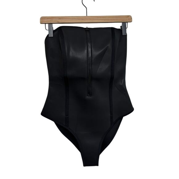 NWT SKIMS Rubberized Scuba Swim Strapless One Piece in Onyx - Size M - Picture 4 of 12